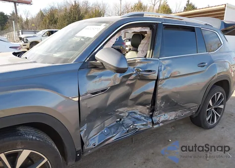 2024 Volkswagen Atlas 2.0T Sel Premium R-Line z USA, uszkodzony, nr VIN 1V2FR2CA5RC519121